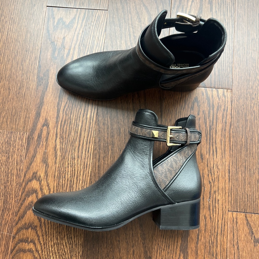 MICHAEL KORS Britton ankle boots - Picture 7 of 9